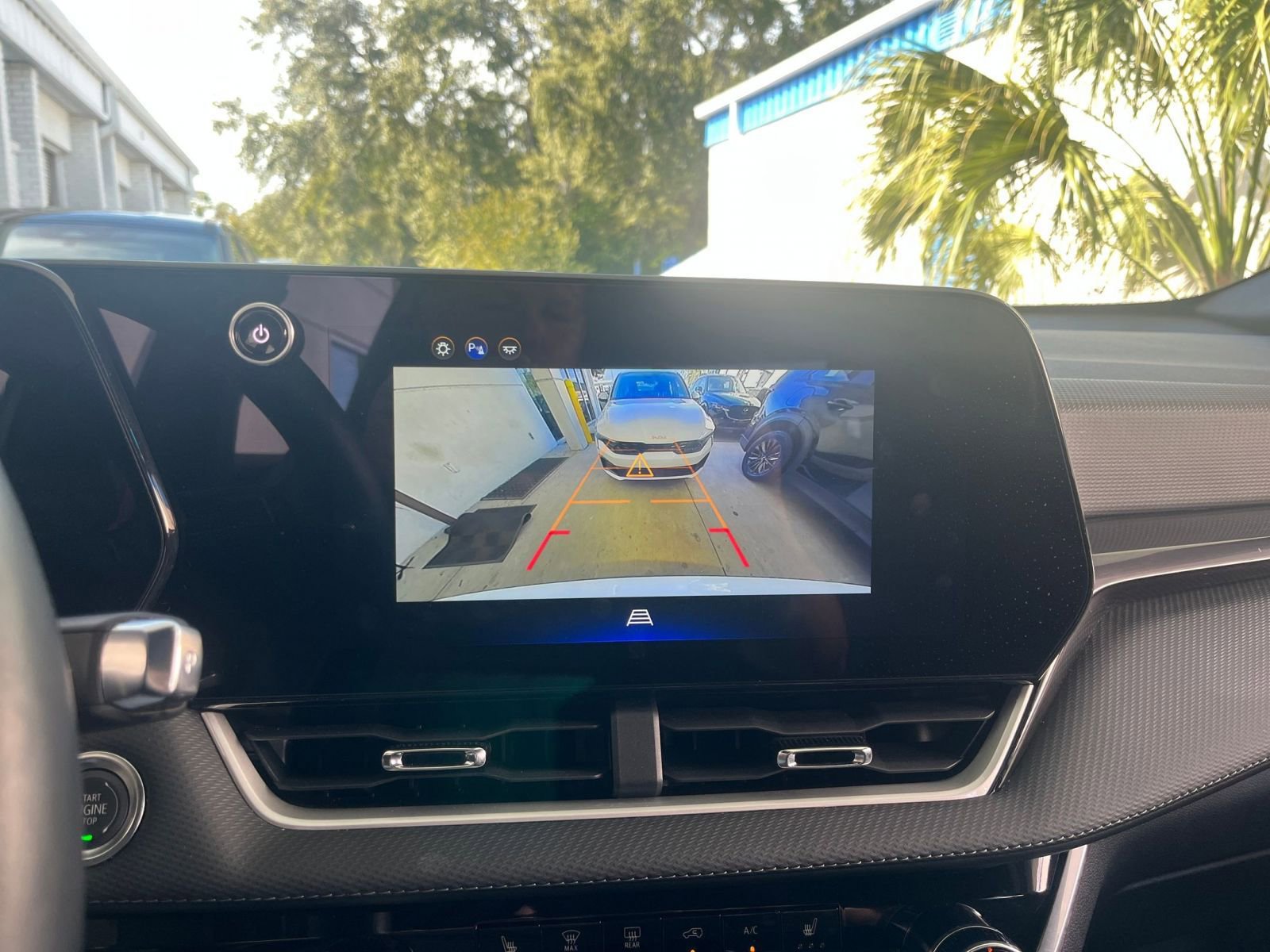 Used 2025 Chevrolet Equinox LT image 24