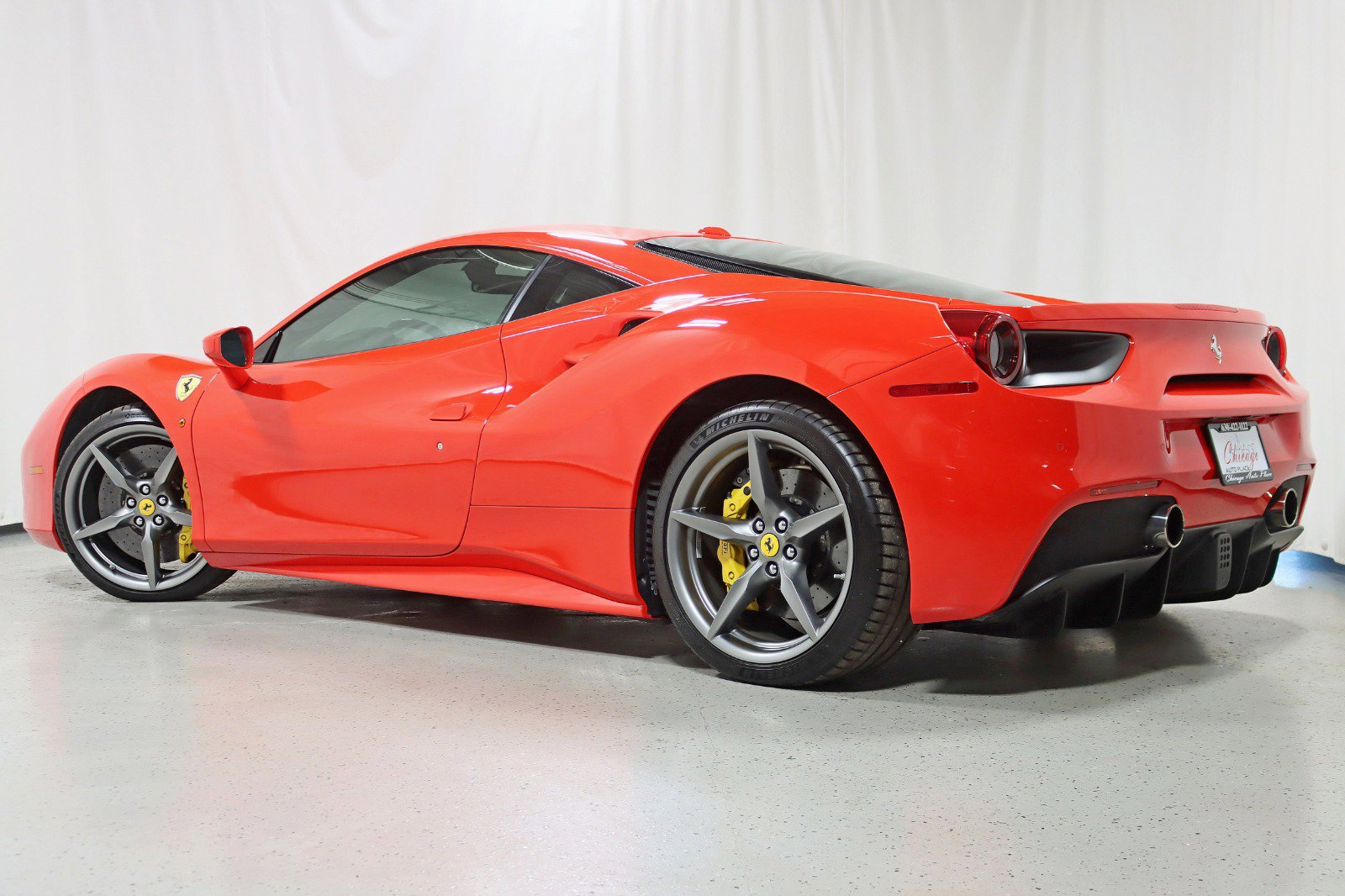Used 2018 Ferrari 488 GTB image 10