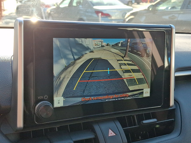 Used 2023 Toyota RAV4 LE FWD image 17