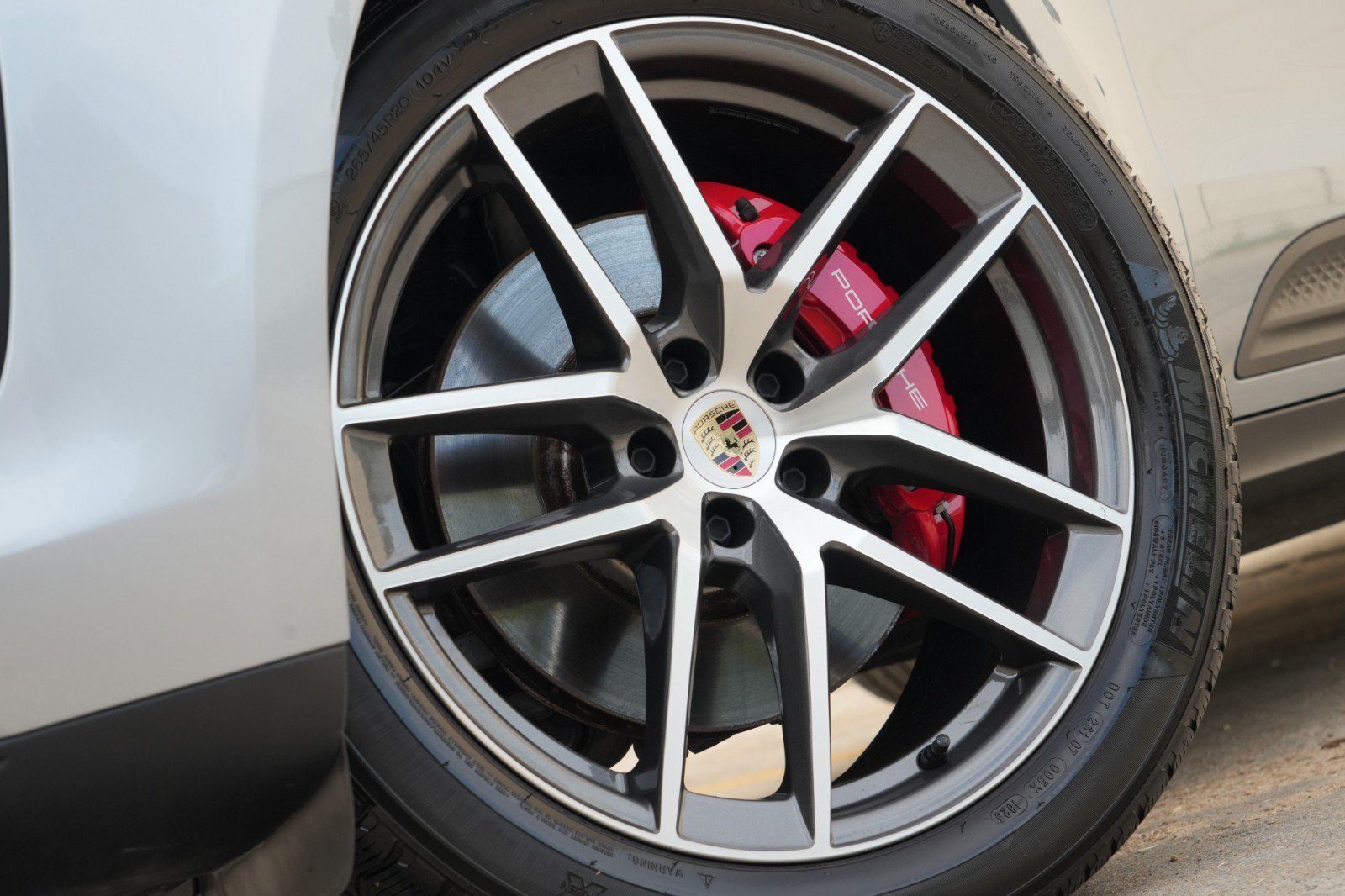 Used 2023 Porsche Macan S AWD/4WD image 57