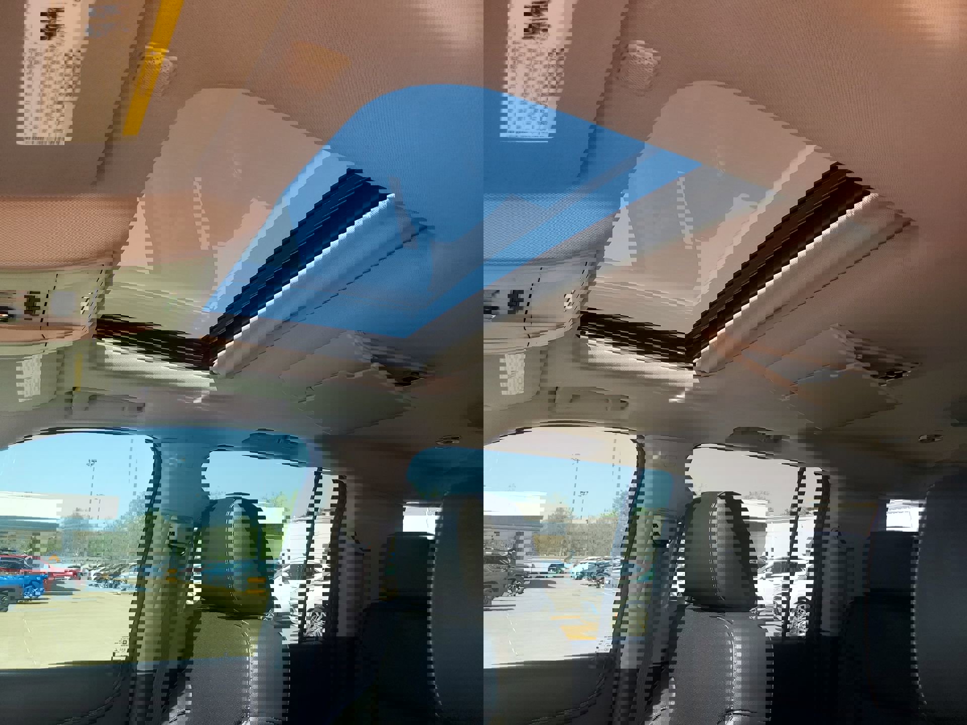 Used 2015 Chevrolet Suburban LTZ AWD/4WD image 27