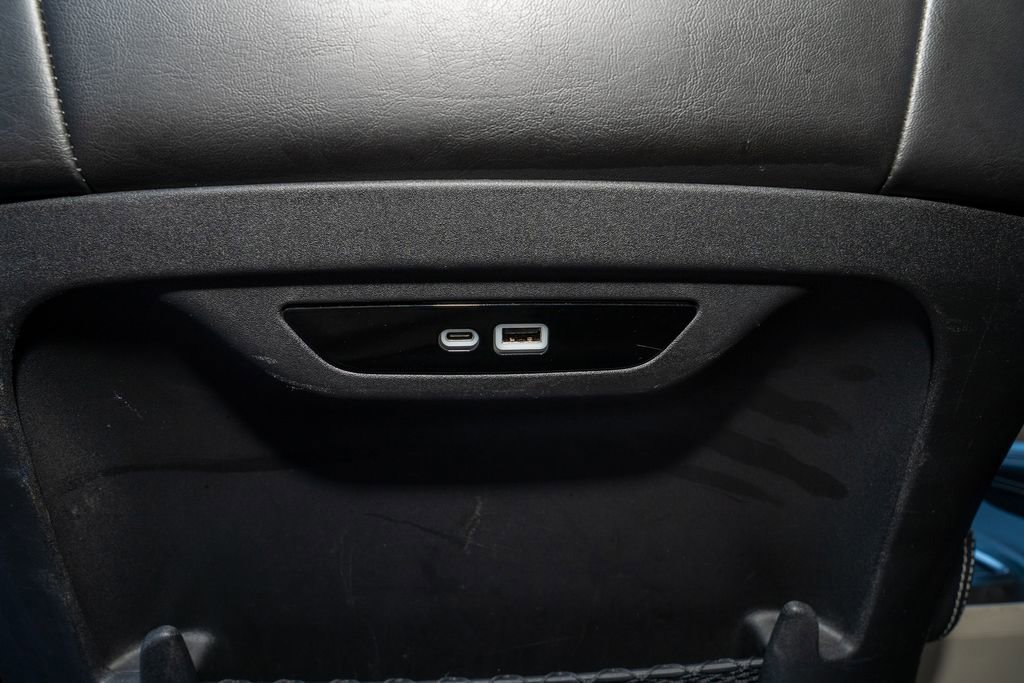 Used 2024 Chrysler Pacifica Touring-L image 11