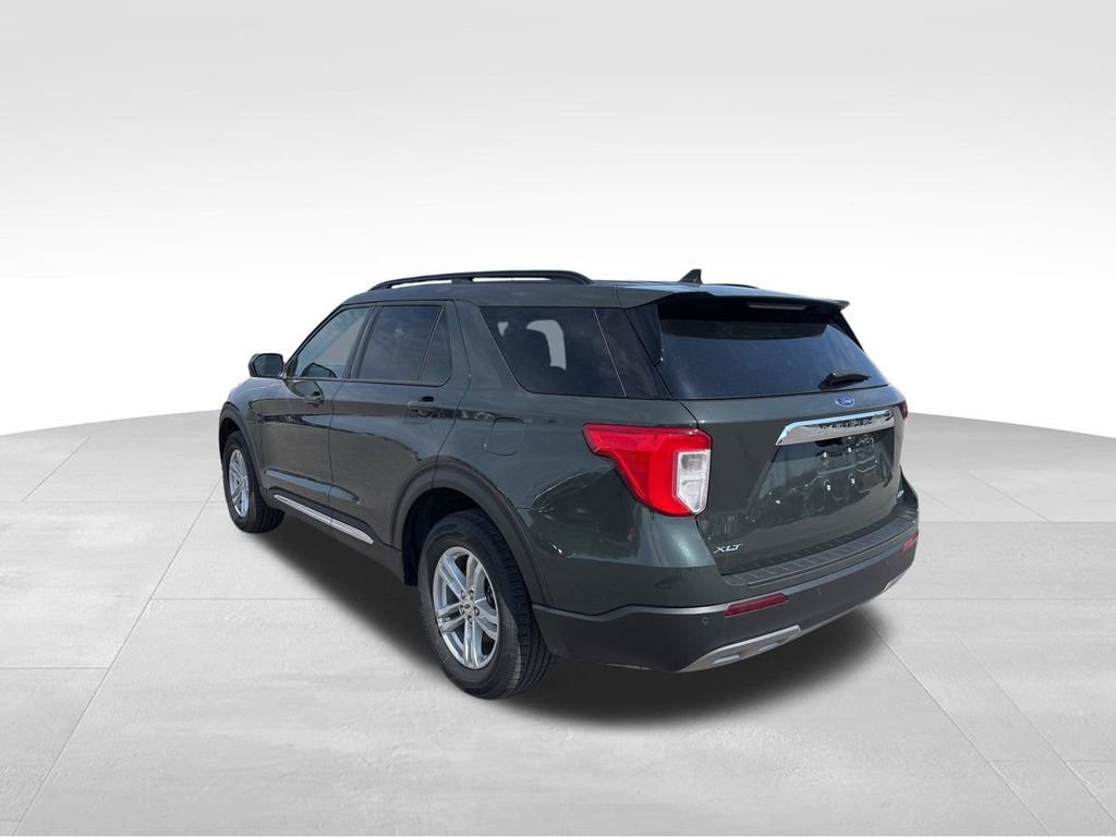 Used 2023 Ford Explorer XLT w/ Equipment Group 202A image 9