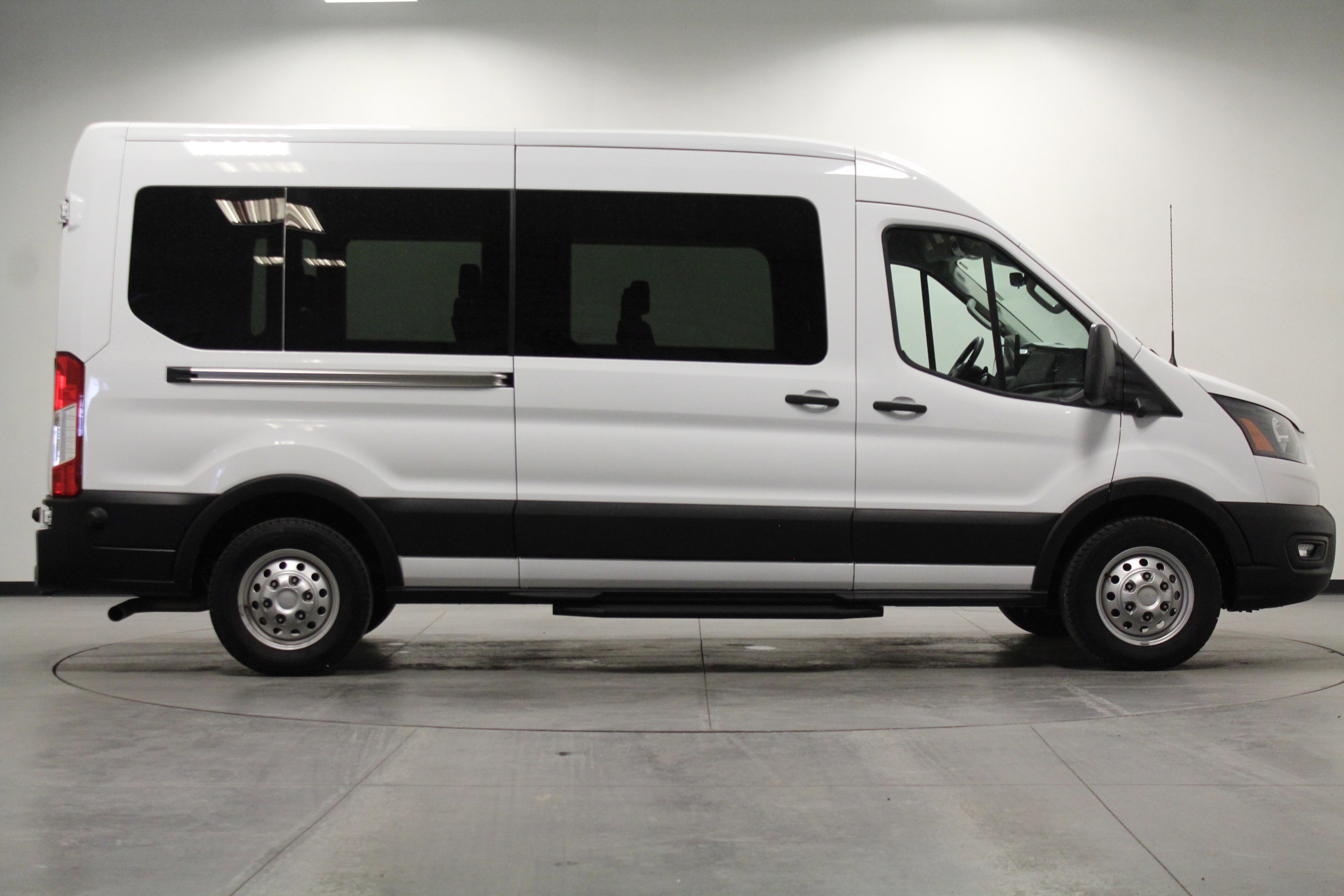 Used 2024 Ford Transit 350 XL image 3