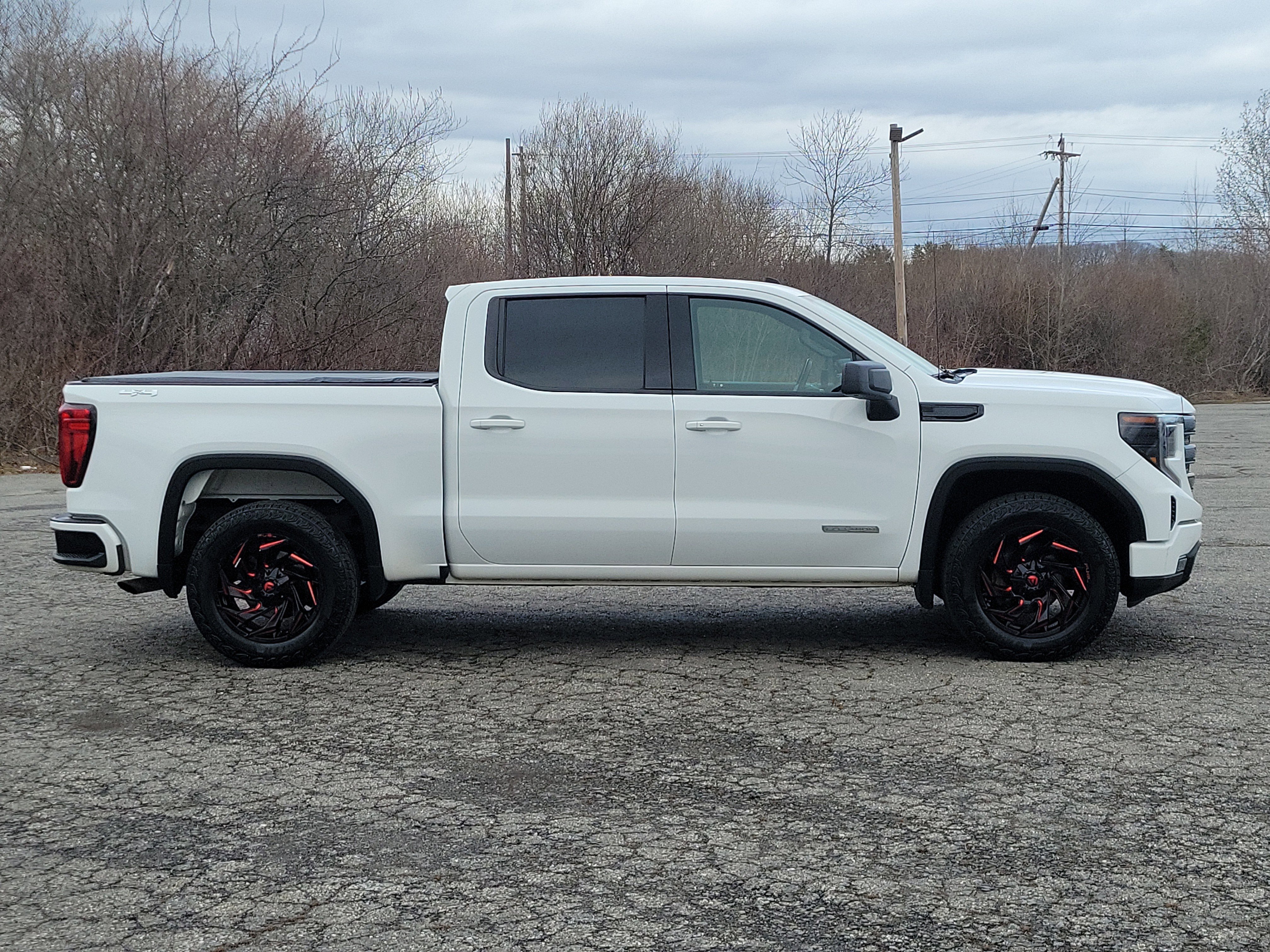 Used 2023 GMC Sierra 1500 Elevation AWD/4WD image 4
