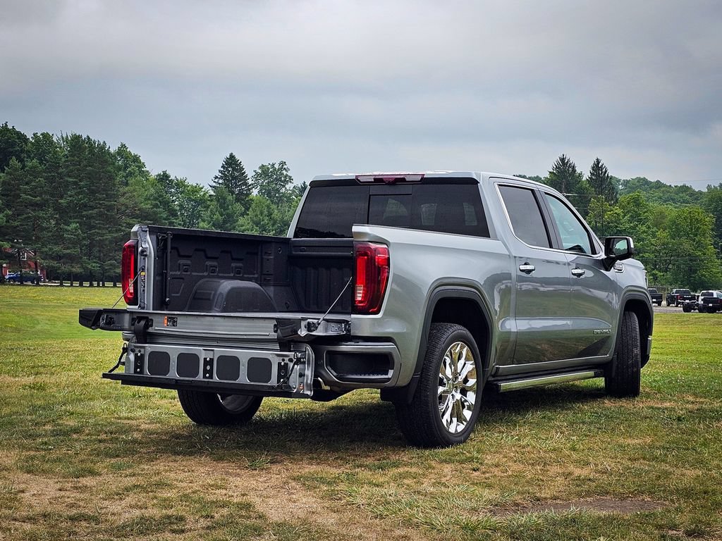 Used 2024 GMC Sierra 1500 Denali w/ Technology Package AWD/4WD image 5