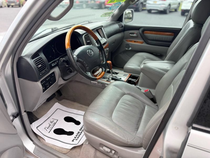 Used 2006 Lexus LX 470 4WD image 9