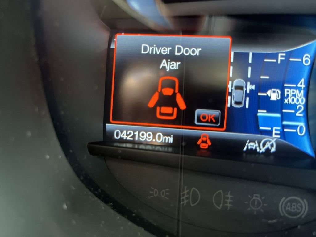 Used 2020 Ford Edge Titanium image 12