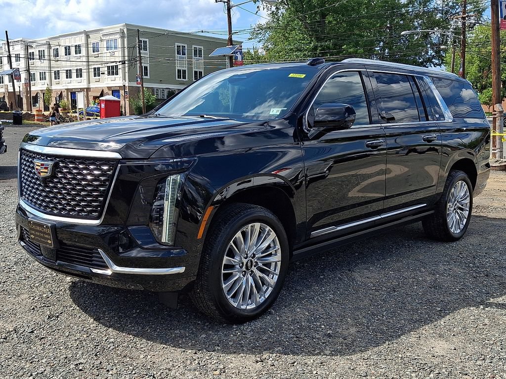 Certified 2026 Cadillac Escalade ESV Luxury w/ LPO, Floor Liner Package AWD/4WD image 3