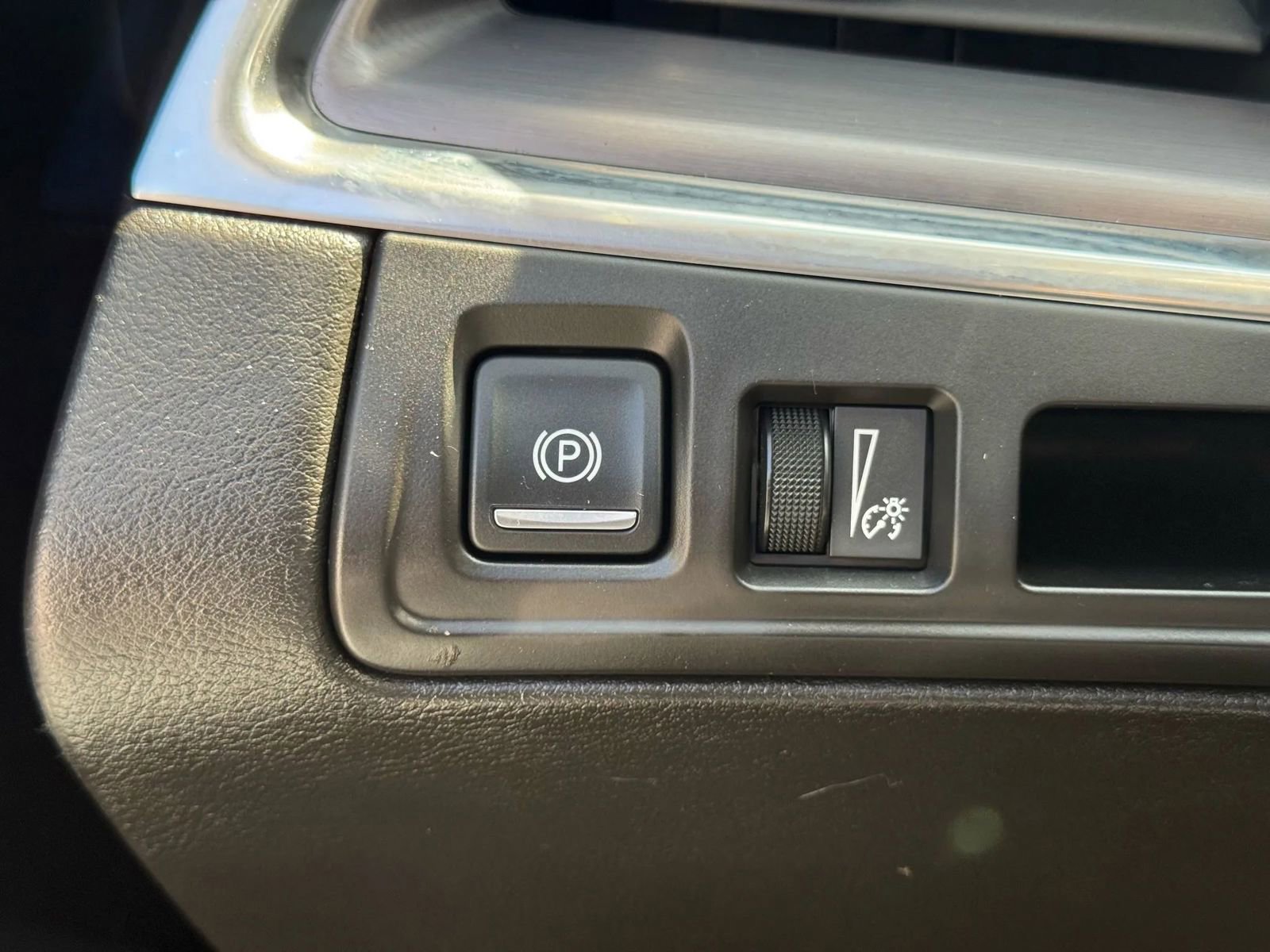 Used 2017 Cadillac XT5 Luxury image 29