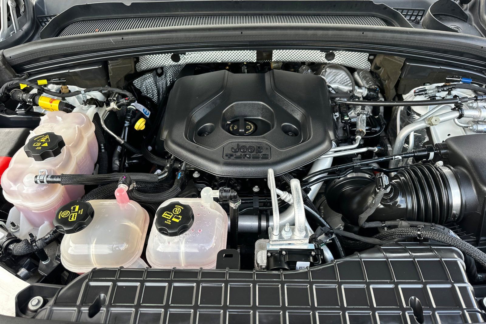 Used 2023 Jeep Grand Cherokee Trailhawk image 25