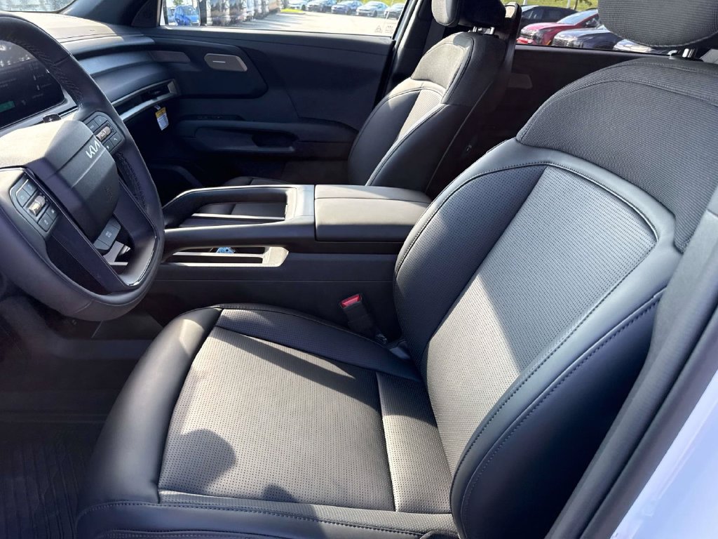 New 2027 Kia Telluride LX FWD image 16
