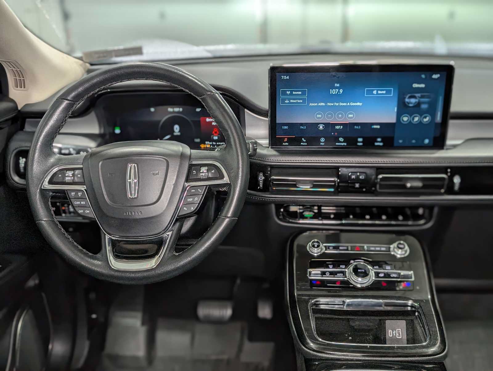 Certified 2023 Lincoln Nautilus AWD w/ Premium Package image 5