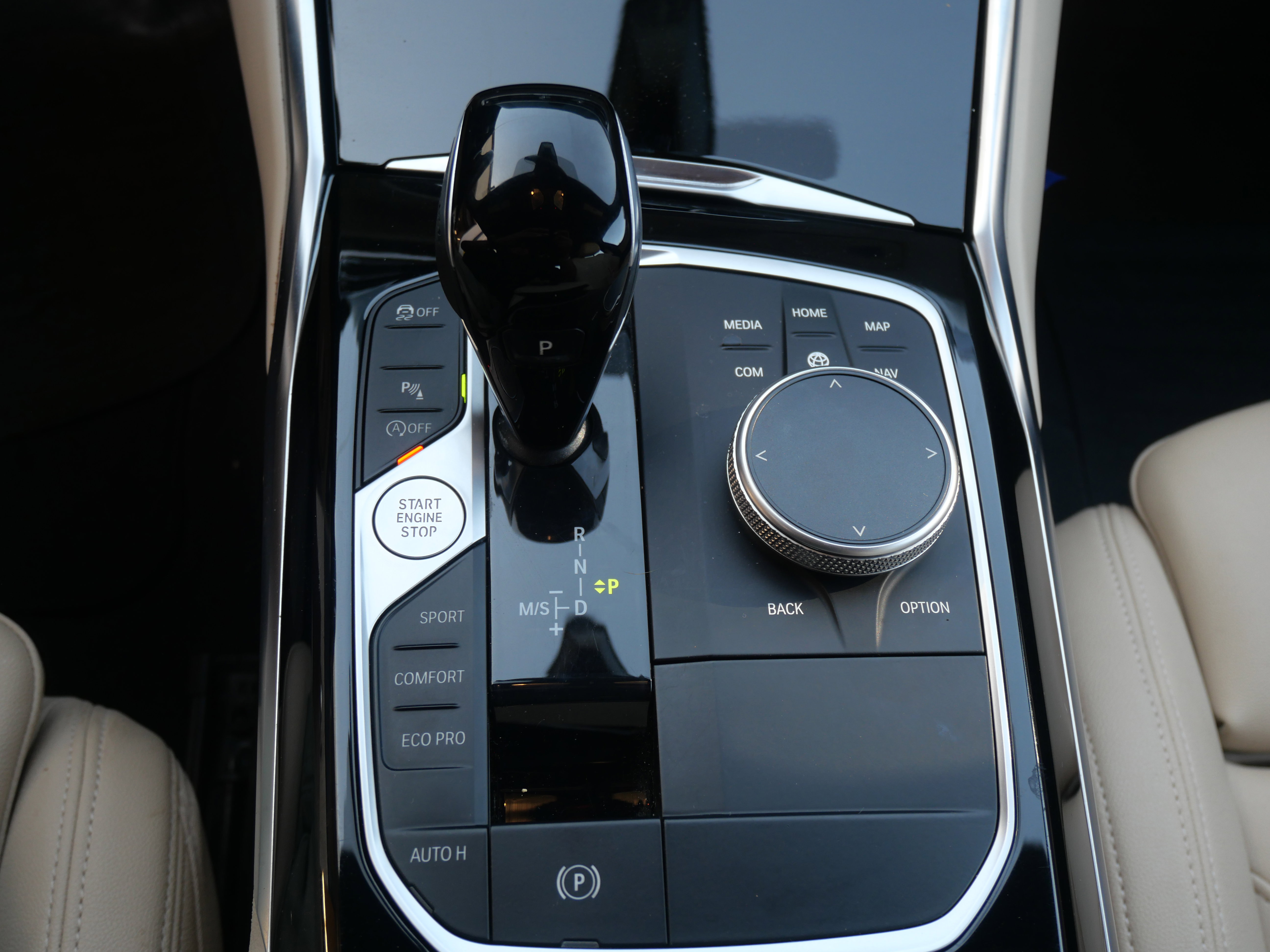 Used 2019 BMW 330i Sedan w/ Driving Assistance Package image 19