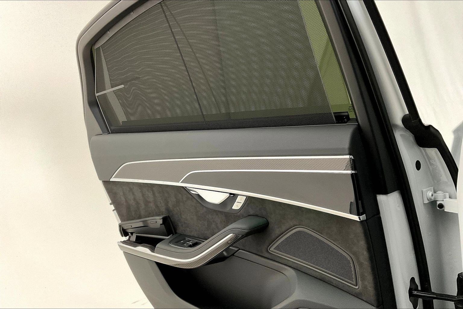 Used 2020 Audi S8 L image 15