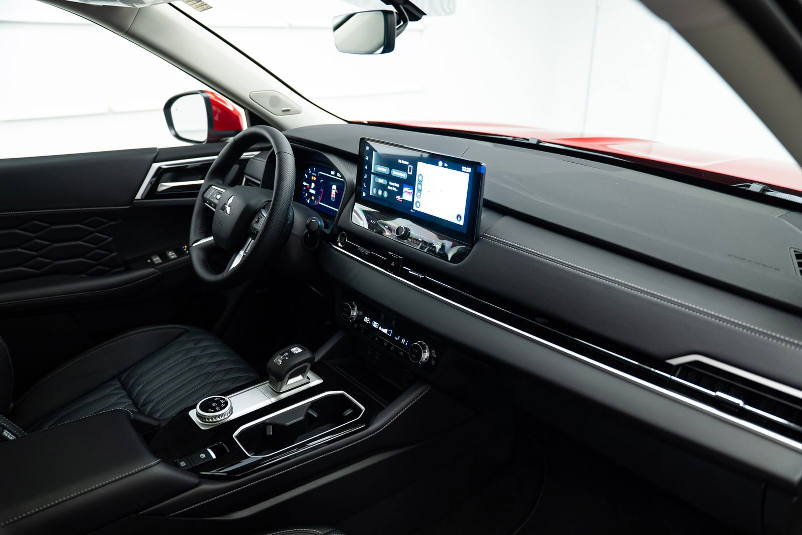 Used 2025 Mitsubishi Outlander SEL AWD/4WD image 15