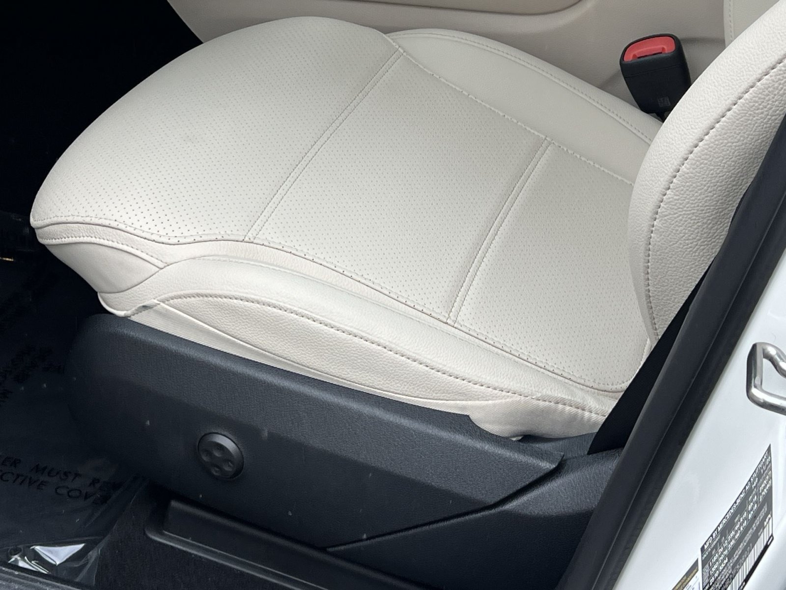 Certified 2026 Mercedes-Benz GLC 300 4MATIC image 19