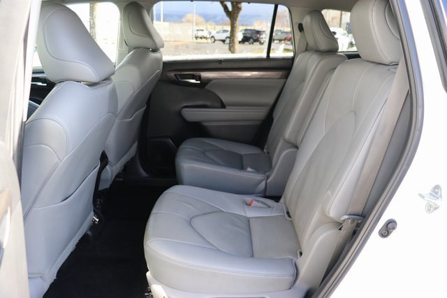 Used 2023 Toyota Highlander L image 14