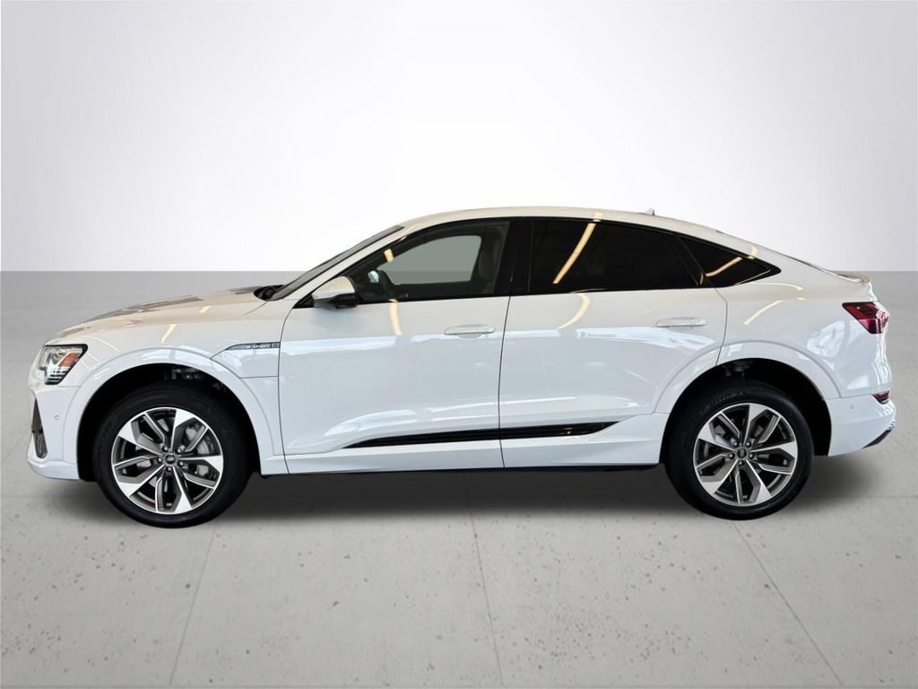 Used 2021 Audi e-tron Premium Plus w/ Premium Plus Package AWD/4WD image 11