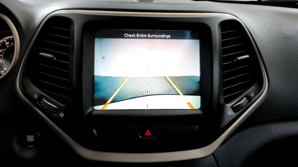 Used 2017 Jeep Cherokee Limited AWD/4WD image 28