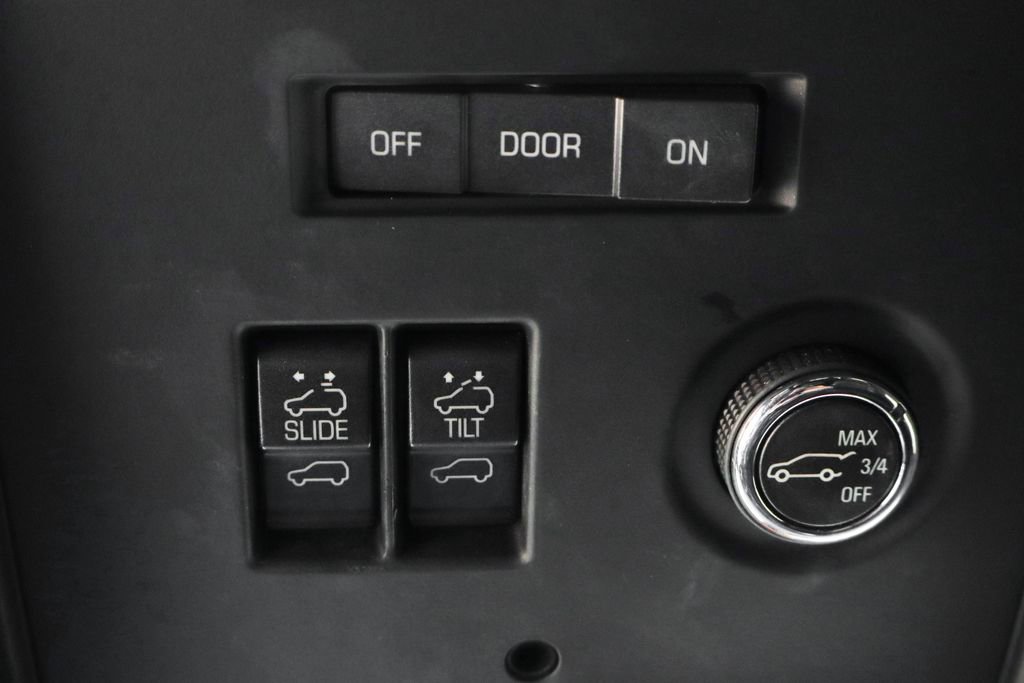 Used 2017 Cadillac Escalade ESV Platinum image 31