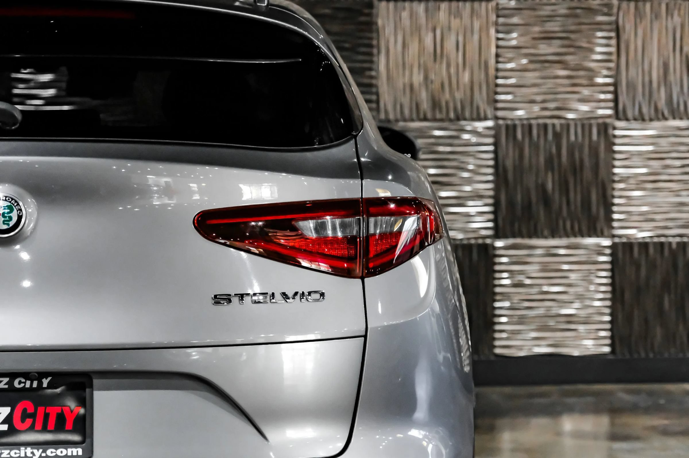 Used 2018 Alfa Romeo Stelvio Ti AWD/4WD image 49