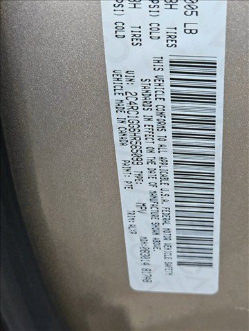 Used 2017 Chrysler Pacifica Limited w/ UConnect Theater Package FWD image 24