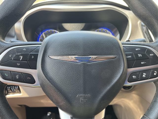 Used 2020 Chrysler Pacifica Touring w/ Advanced Safetytec Group FWD image 14