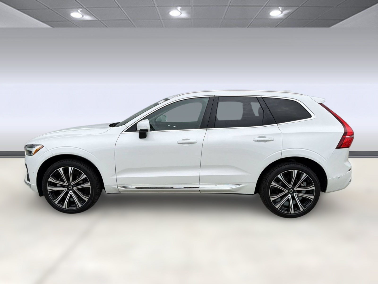 Certified 2023 Volvo XC60 B5 Ultimate w/ Climate Package AWD/4WD image 2
