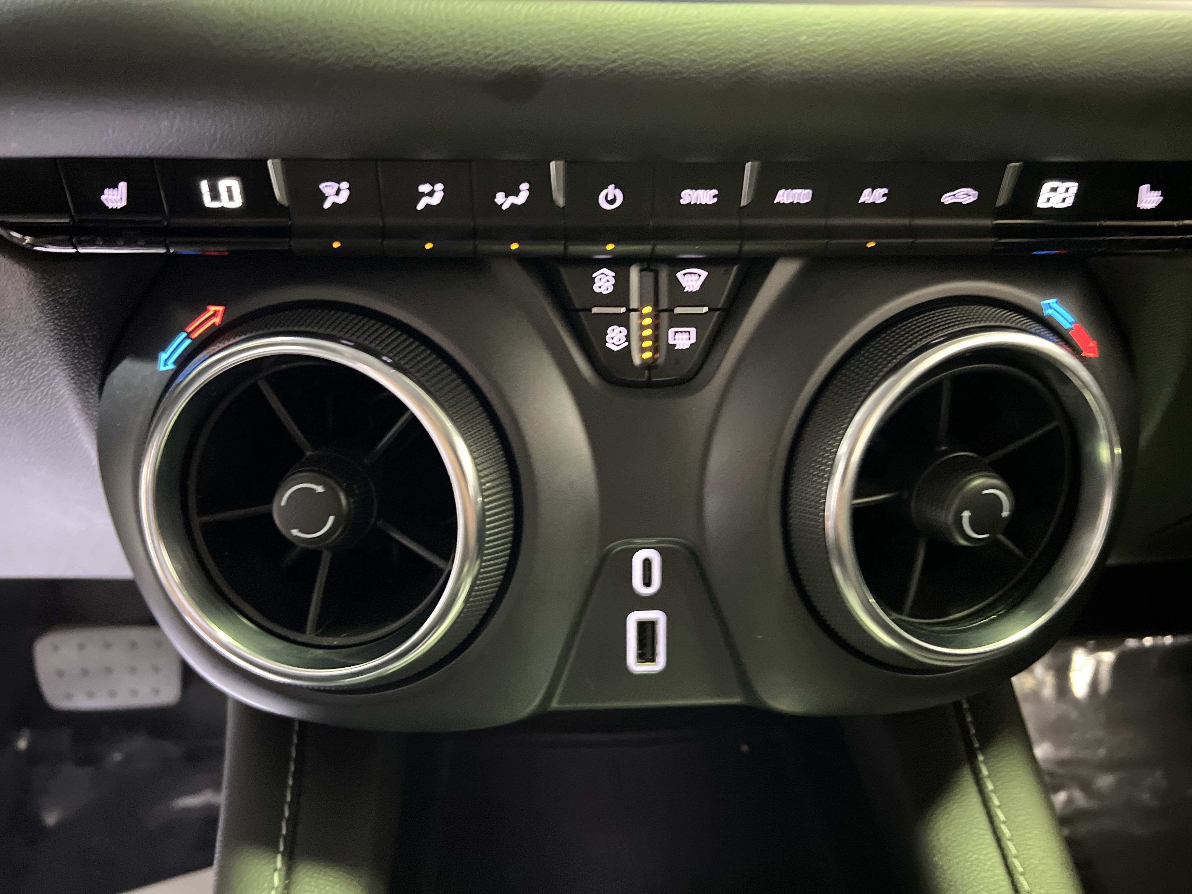 Certified 2024 Chevrolet Blazer LT w/ LPO, Floor Liner Package AWD/4WD image 20