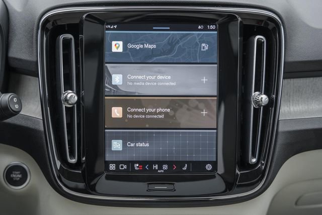 Certified 2024 Volvo XC40 B5 Ultimate w/ Protection Package Premier image 23