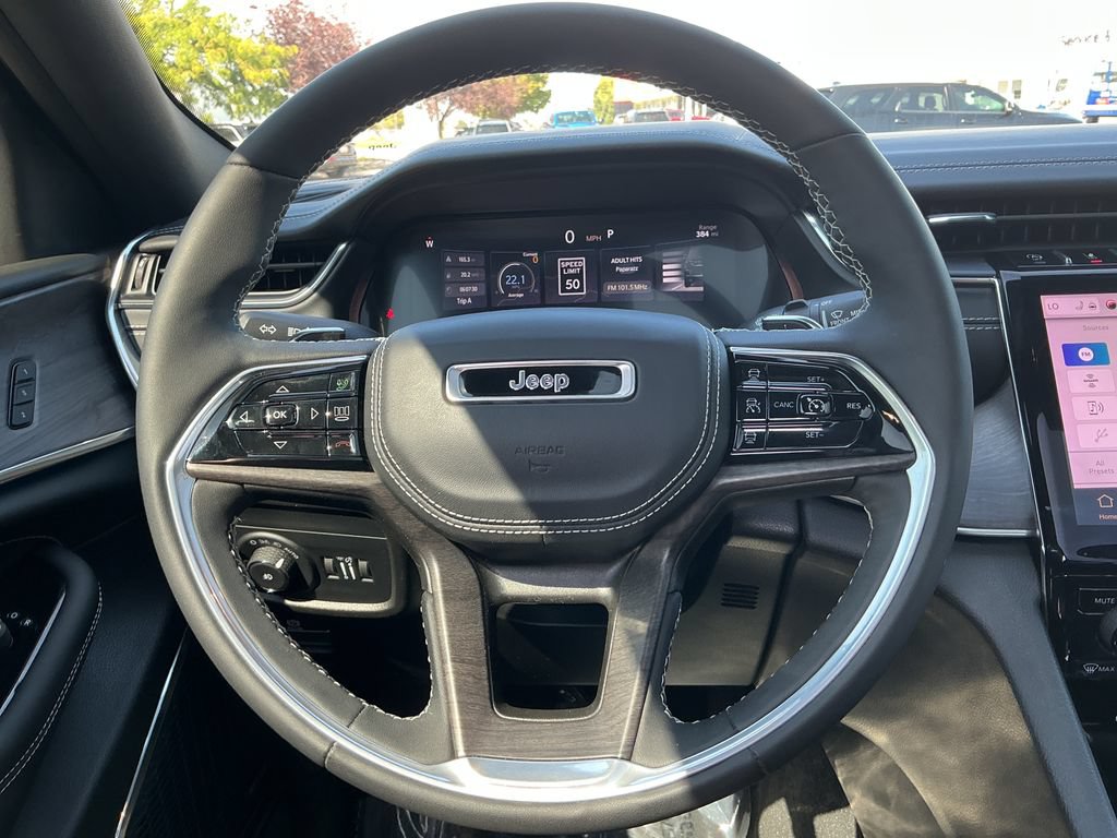 Certified 2023 Jeep Grand Cherokee Overland AWD/4WD image 17