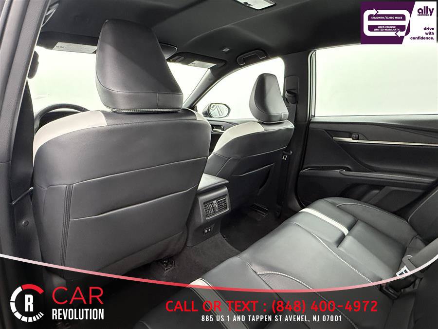 Used 2025 Toyota Camry SE FWD image 30