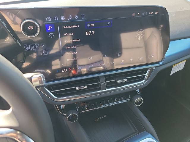 New 2026 Chevrolet Equinox EV LT w/ LPO, Blackout Package FWD image 27