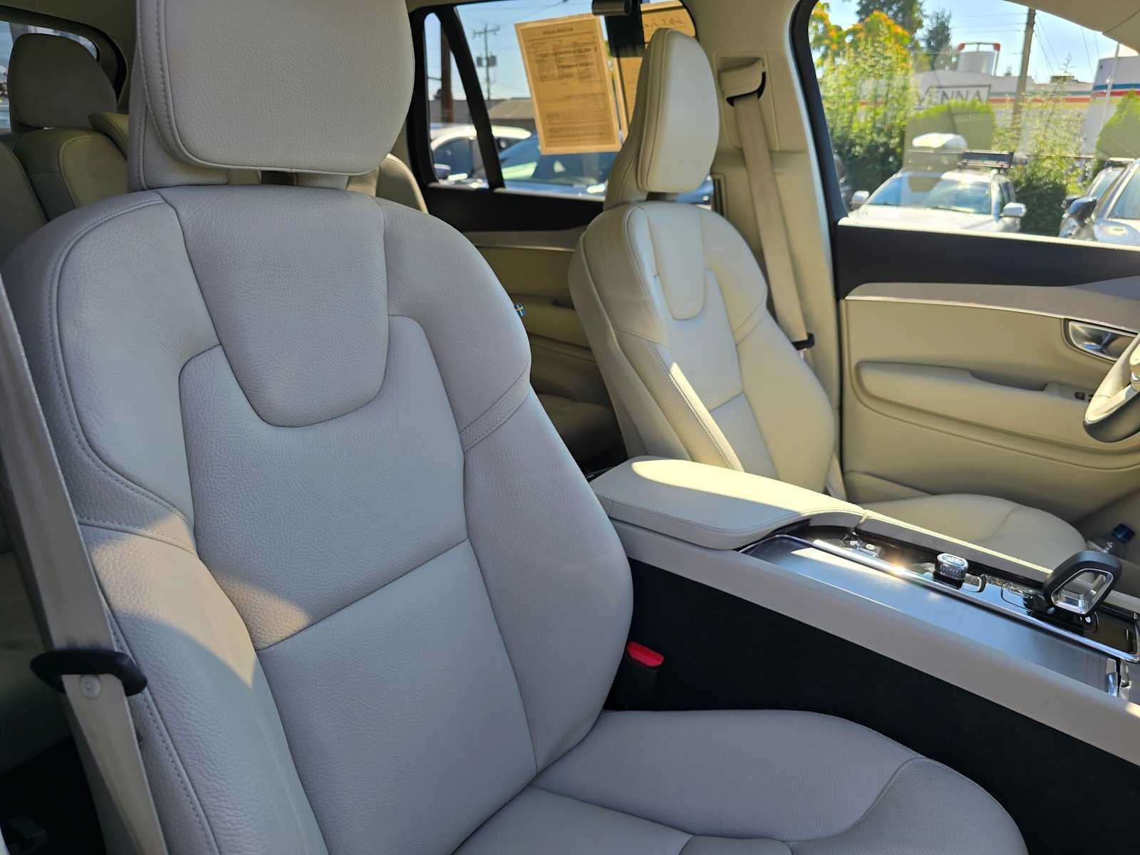 Used 2023 Volvo XC90 B5 Core w/ Protection Package Premier AWD/4WD image 11