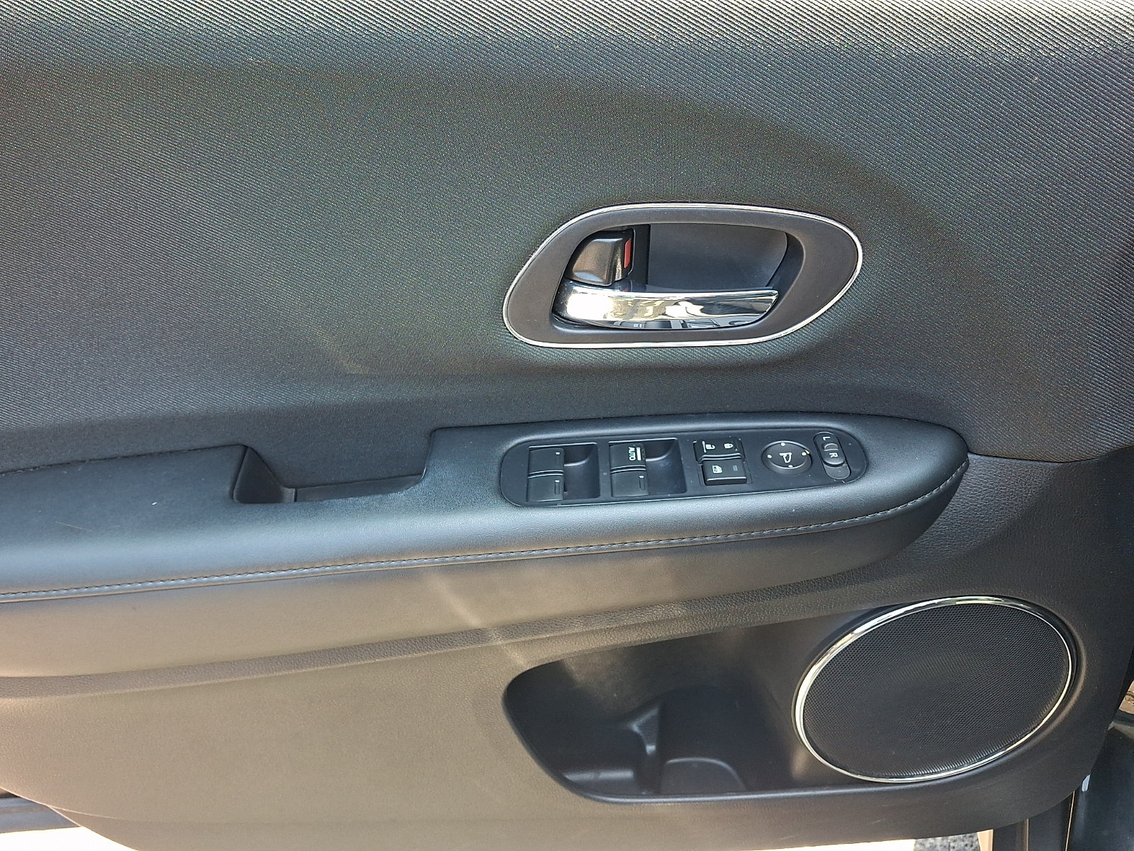 Used 2019 Honda HR-V EX image 12