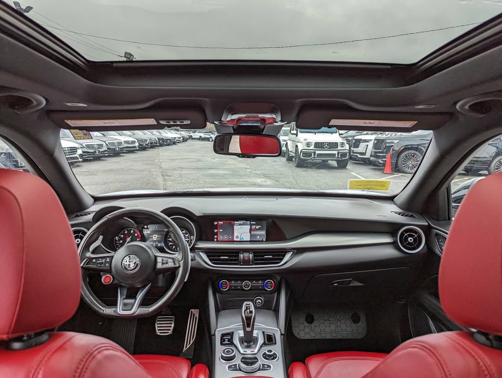 Used 2022 Alfa Romeo Stelvio Veloce AWD/4WD image 41