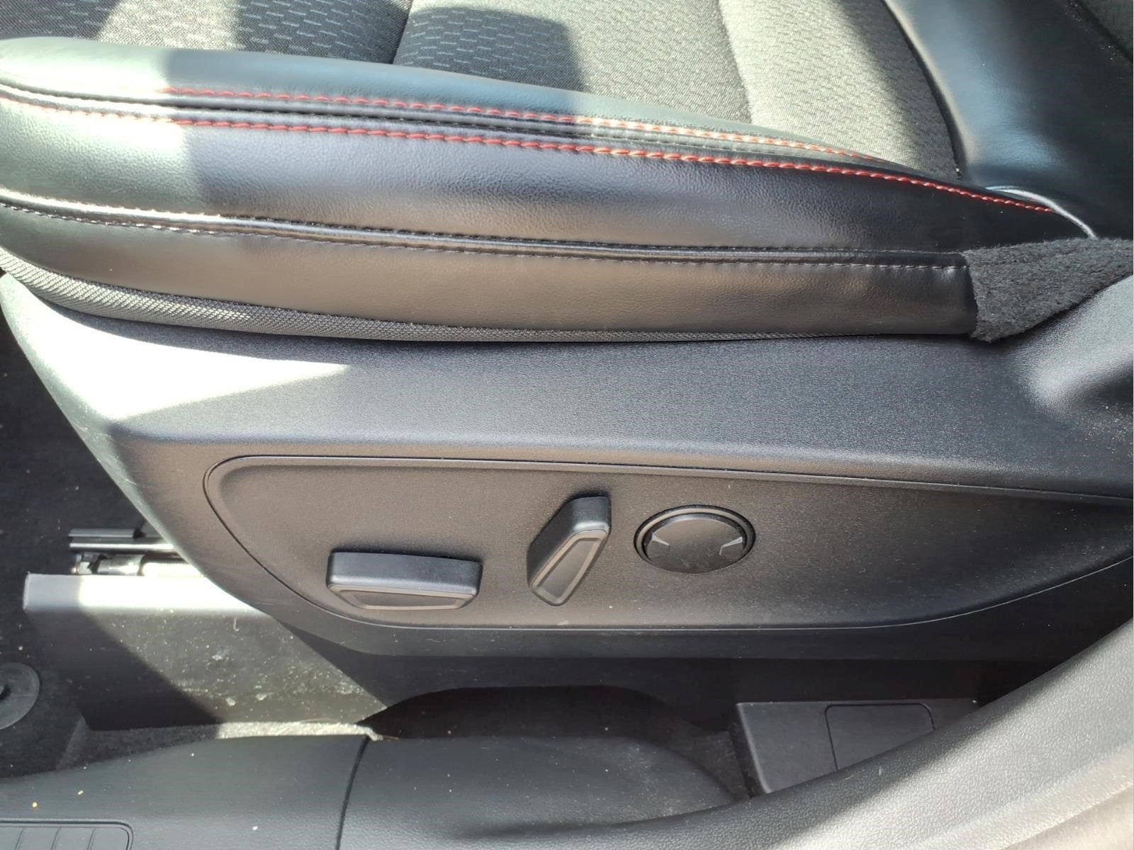 Used 2025 Ford Escape ST-Line w/ Tech Pack #1 AWD/4WD image 14