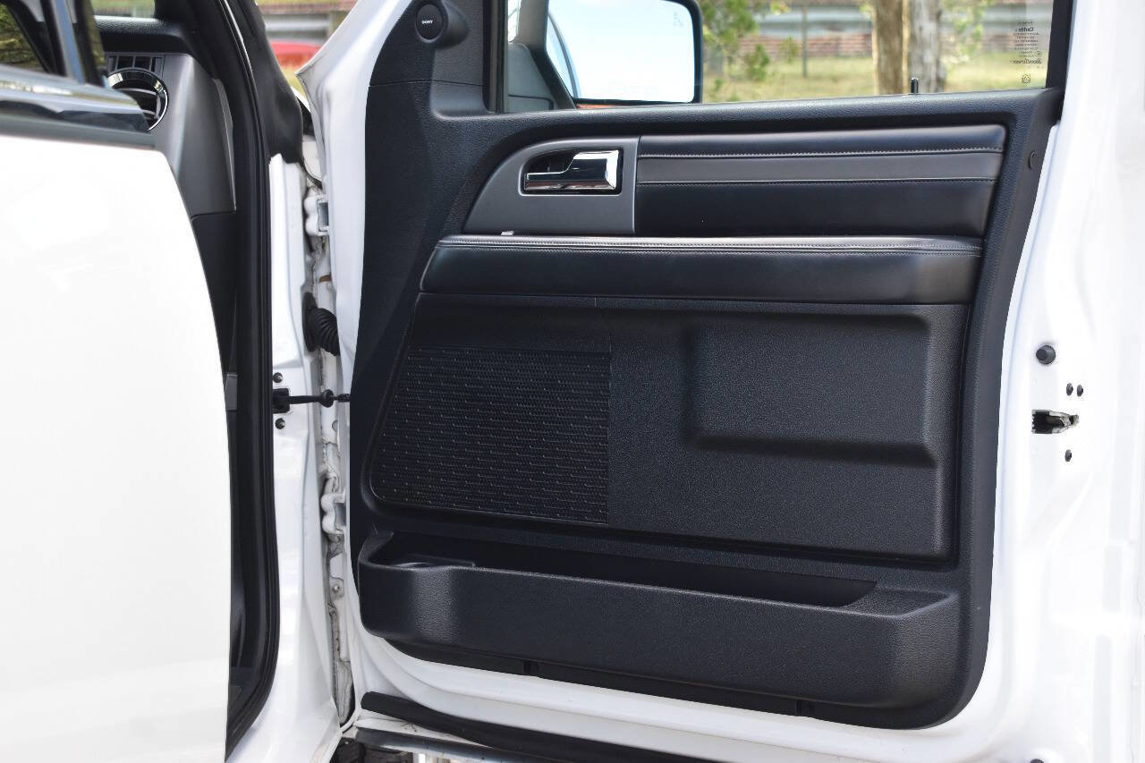 Used 2016 Ford Expedition EL Platinum image 10