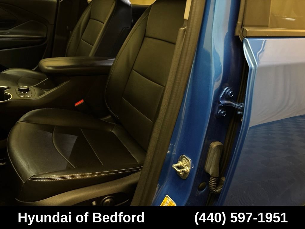 Used 2024 GMC Terrain SLT AWD/4WD image 12