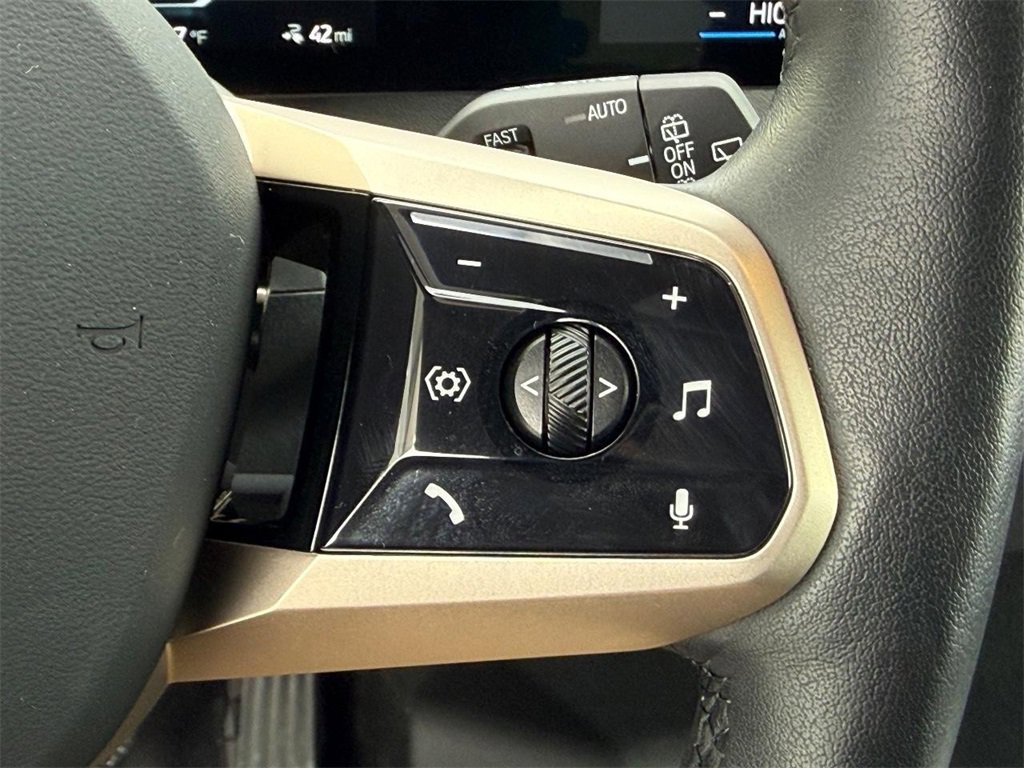 Used 2024 BMW iX xDrive50 w/ Sport Package image 17