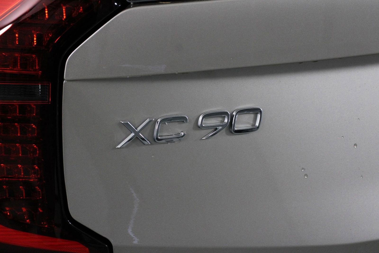 New 2026 Volvo XC90 T8 Plus w/ Protection Package Premier image 16