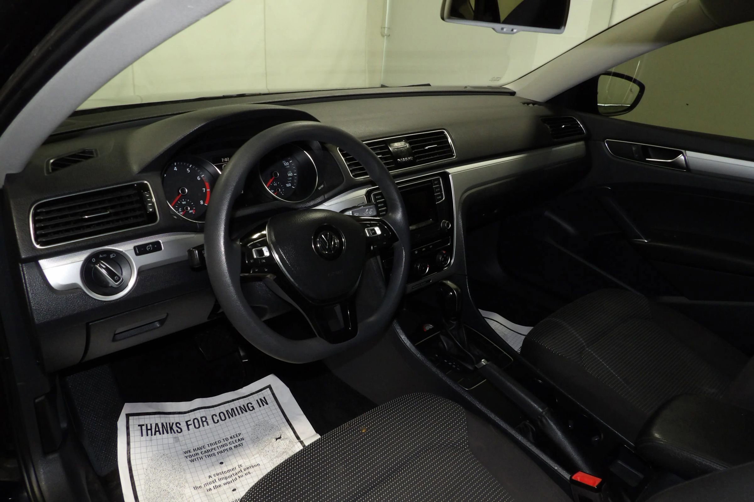 Used 2018 Volkswagen Passat 2.0T S image 10