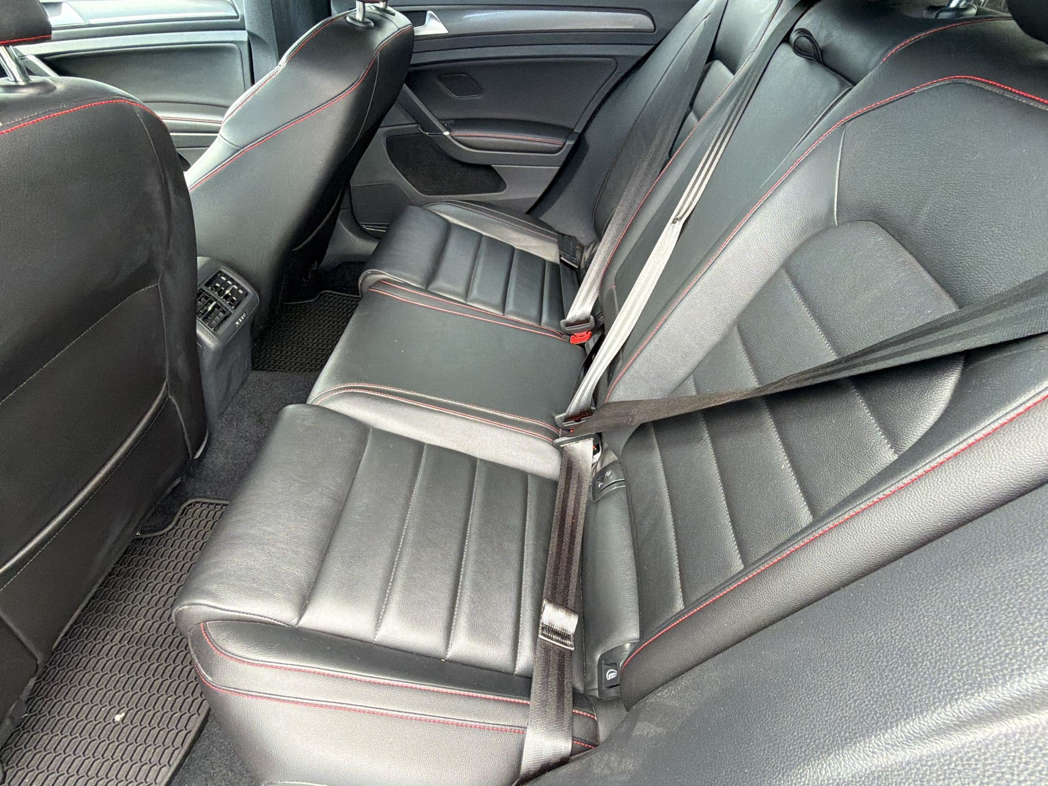 Used 2018 Volkswagen GTI SE w/ SE Leather Package FWD image 24