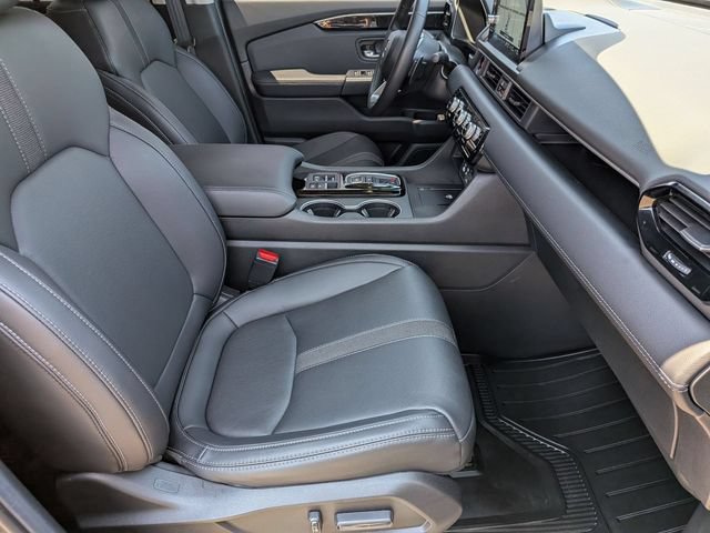 Used 2025 Honda Pilot Touring image 32