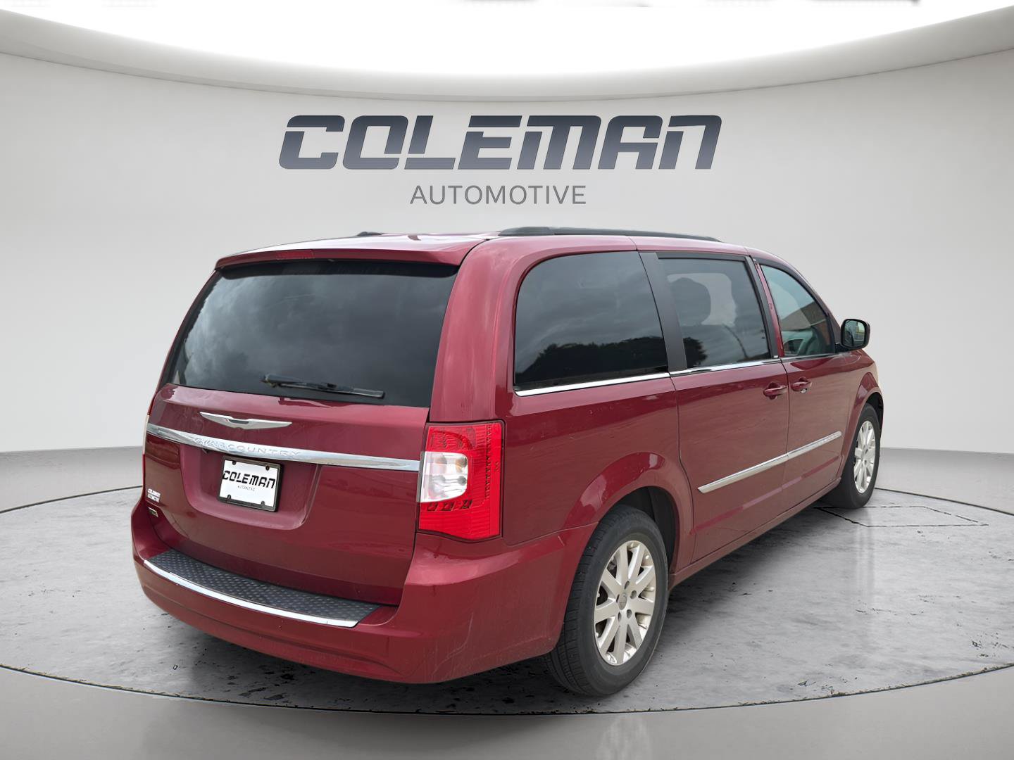 Used 2014 Chrysler Town & Country Touring FWD image 11