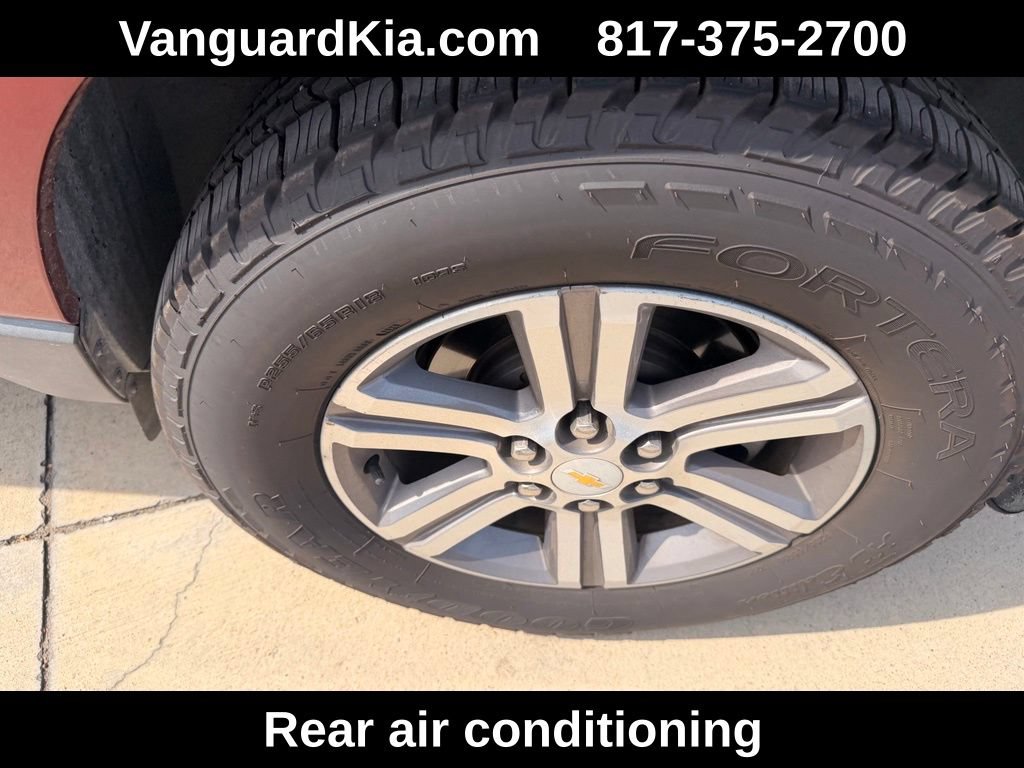 Used 2017 Chevrolet Traverse LT FWD image 9