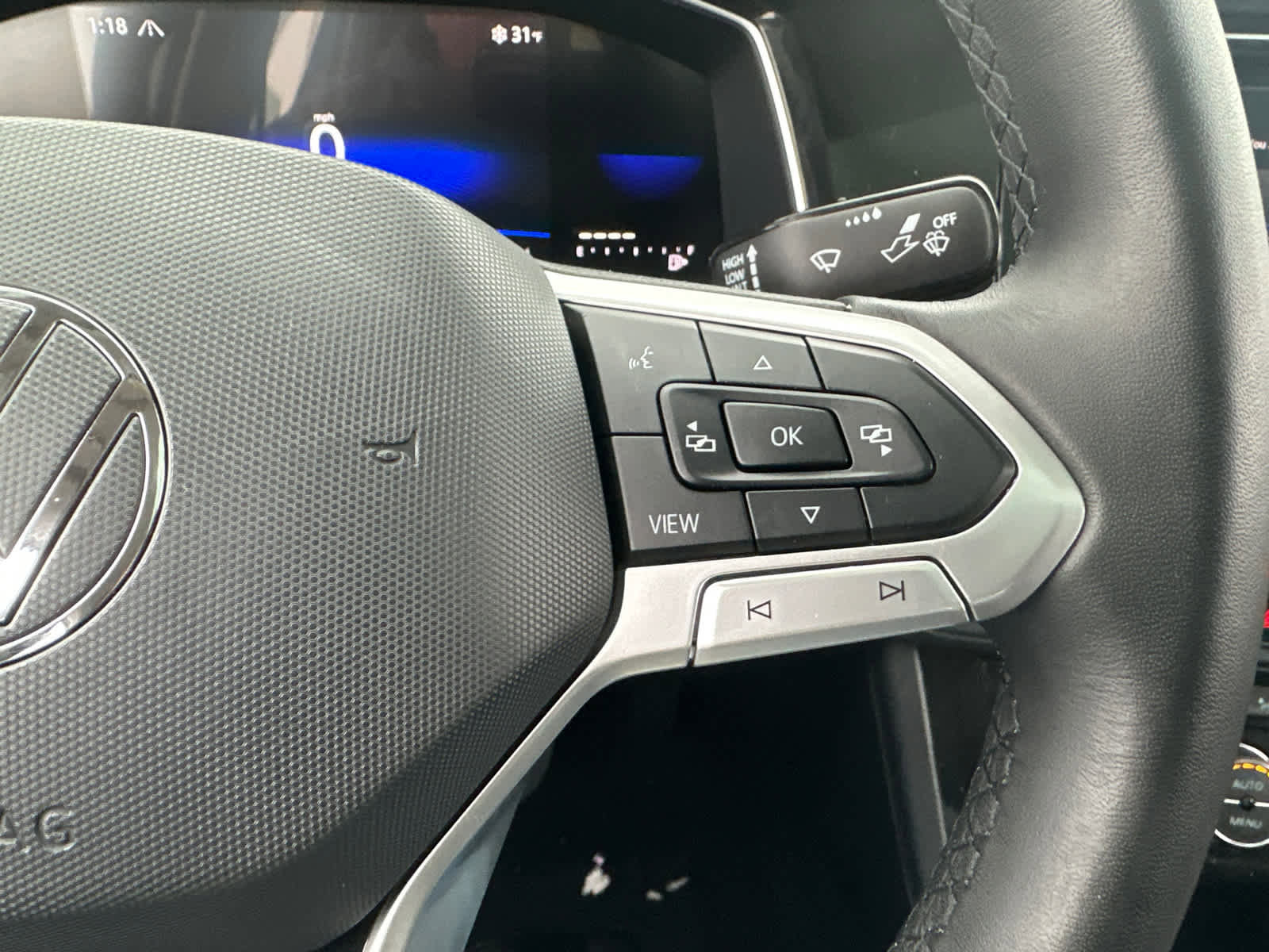 Used 2024 Volkswagen Jetta SE w/ Panoramic Sunroof Package image 20