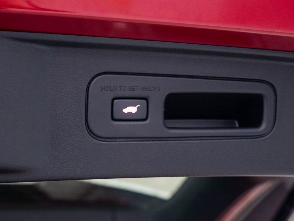 Certified 2025 Honda Pilot Touring image 35