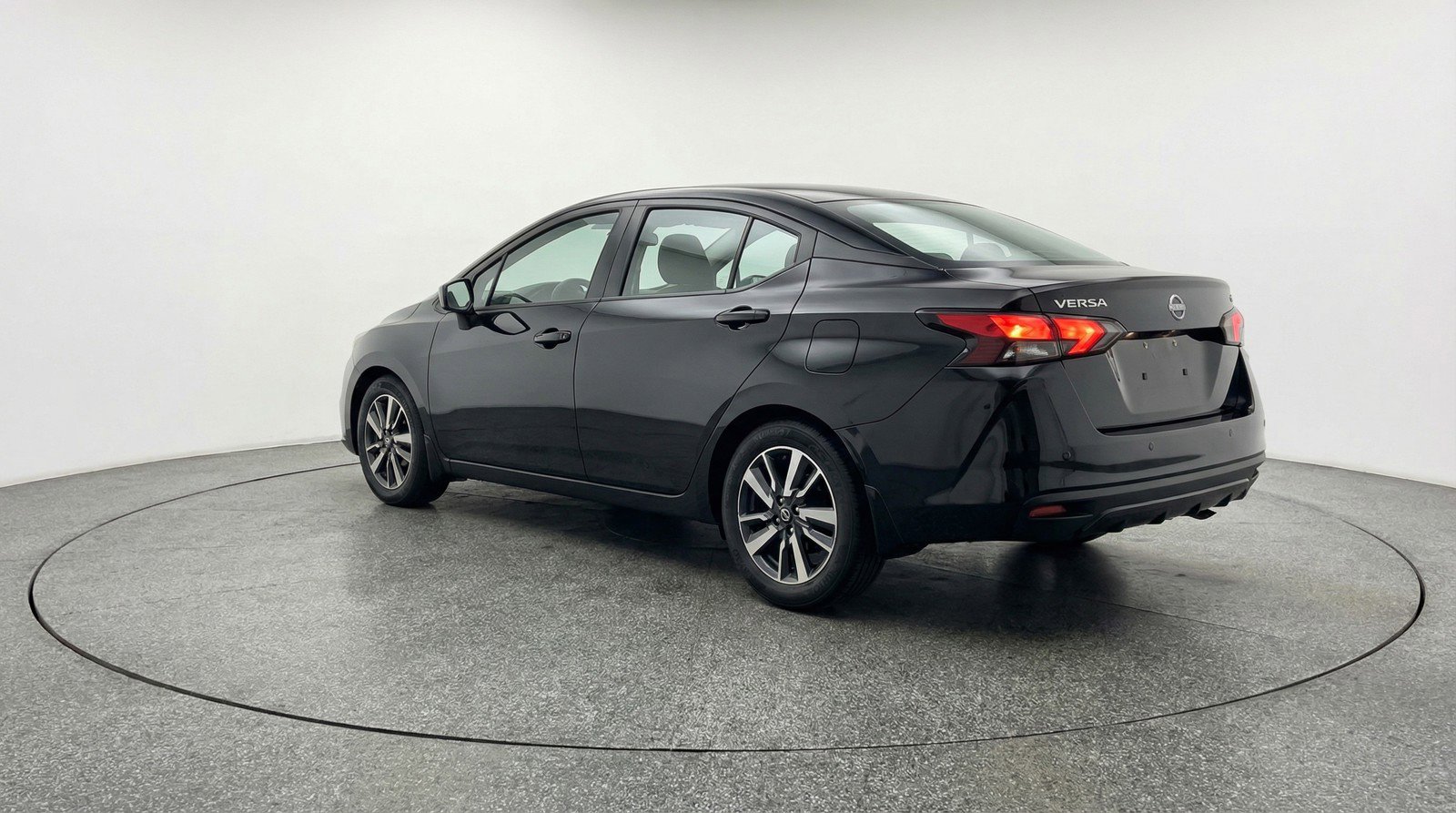 Used 2025 Nissan Versa SV FWD image 6